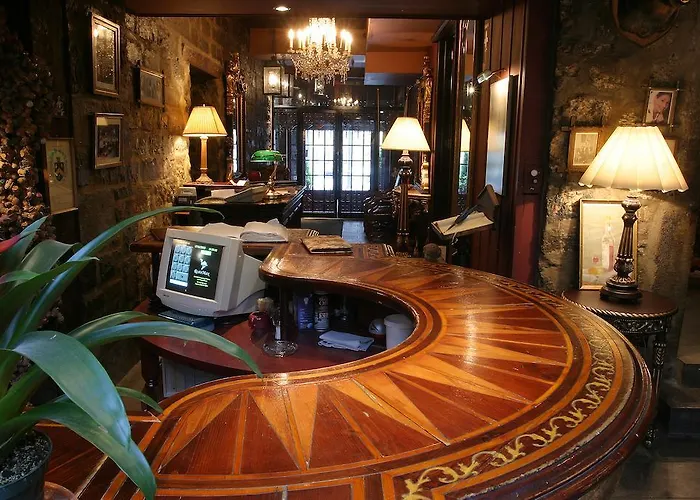 Hotel Pierre Du Calvet Montreal